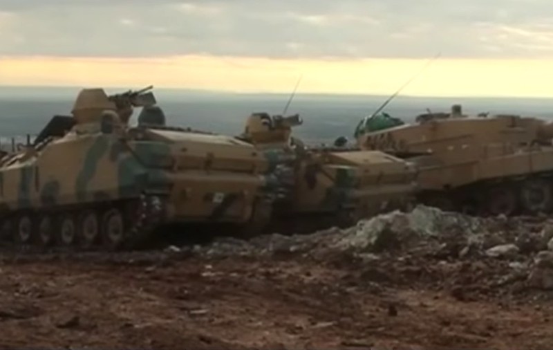 Mobilizare masivă a armatei turce la granița cu Siria. SUA preconizează o invazie la scară largă