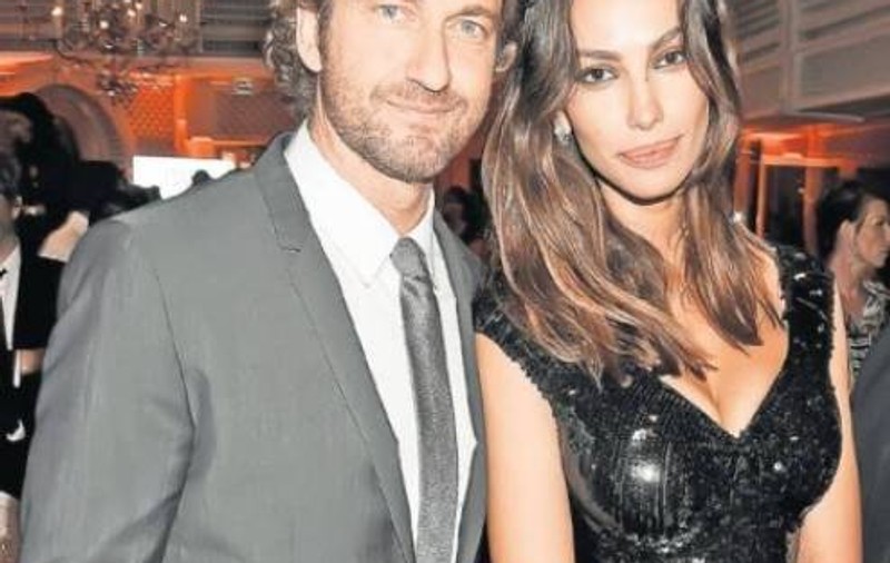 BOMBĂ la HOLLYWOOD! Mădălina Ghenea, gravidă cu Gerard Butler? 