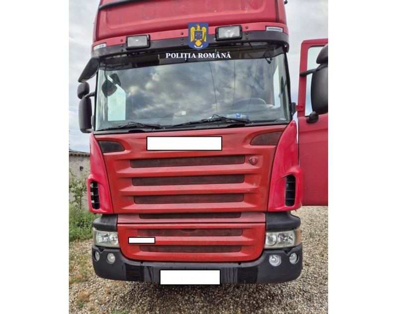 Covoare de bani la șoferii români de TIR care își furau propria marfă după ce spuneau că s-au stricat camioanele
