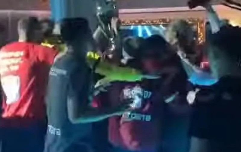 Campionii de la CFR Cluj, petrecere de titlu cu scandări jignitoare la adresa rivalilor de la FCSB