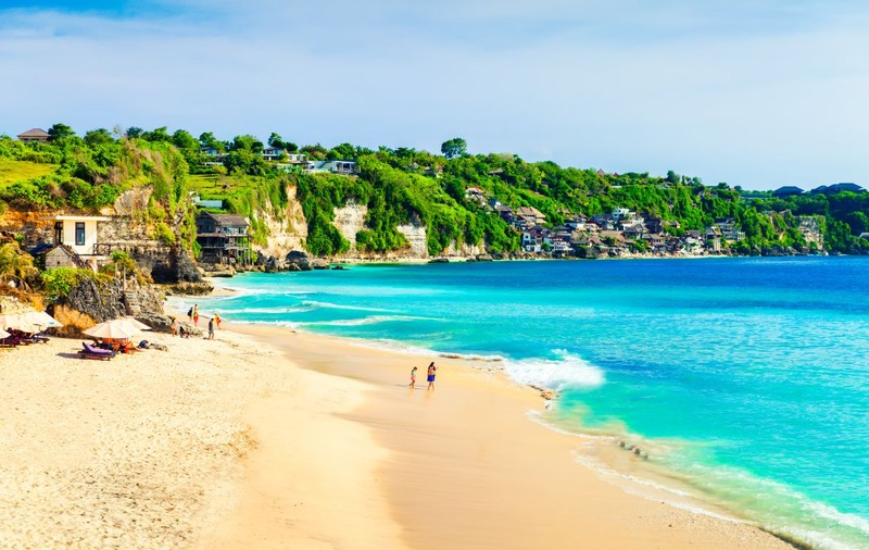 Bali rămâne închisă pentru turiști până la sfârșitul anului. Guvernatorul anunțase recent că va redeschide granițele, în septembrie