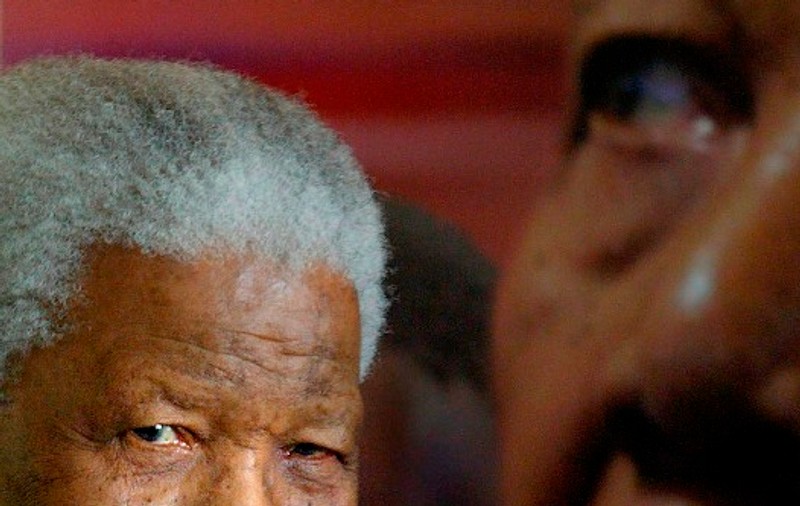Nelson Mandela a fost externat
