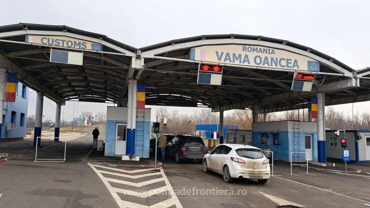Mașini surprinse la vama Oancea.