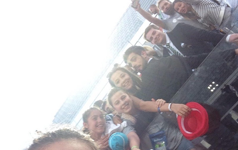 Simona Halep, selfie cu fanii de la Roma. A avut galerie strașnică la meciul cu Sharapova
