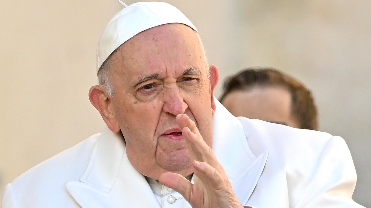 Papa Francisc, internat