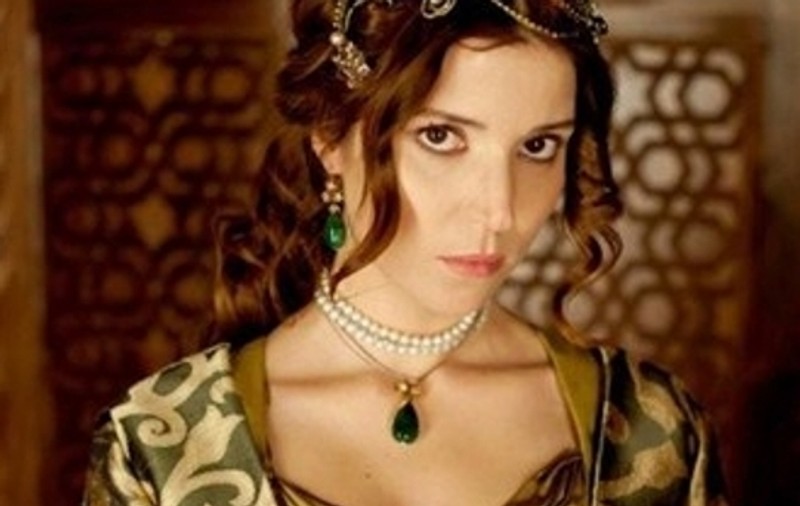 Actriţa Selma Ergec, SULTANA HATICE din "Suleyman Magnificul", este UN MODEL RENUMIT cu DOUĂ FACULTĂŢI! FOTO