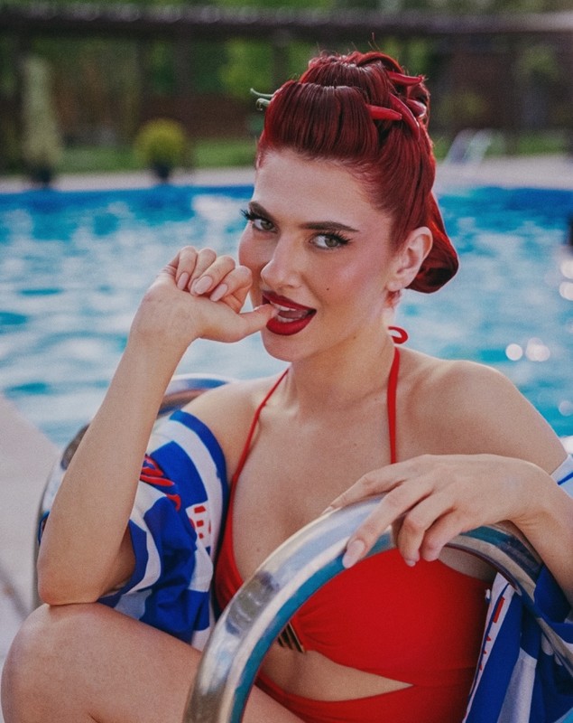 Imagini cu Lidia Buble la piscină: „Vibe jucăuș”. Anunțul făcut de artistă: „Numa’ bună de iubit”