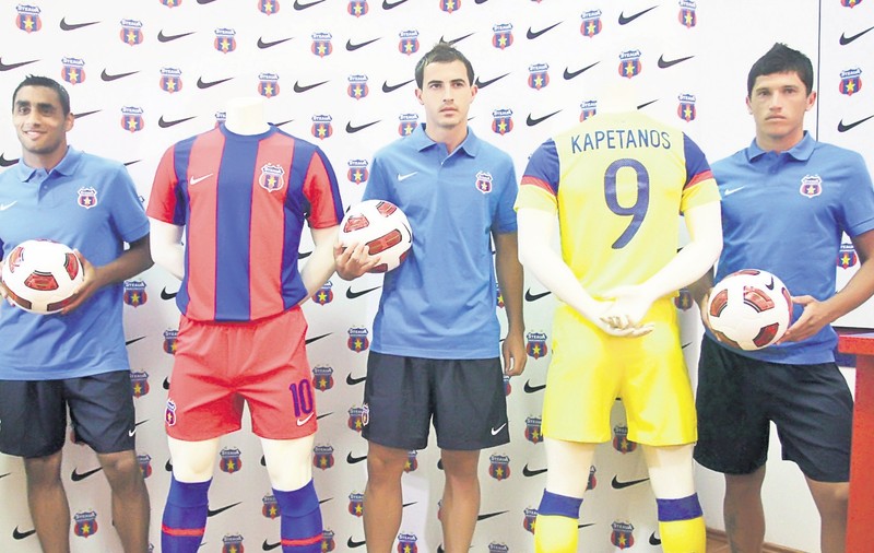 Steaua şi-a prezentat noul echipament: Tricouri cu suflet