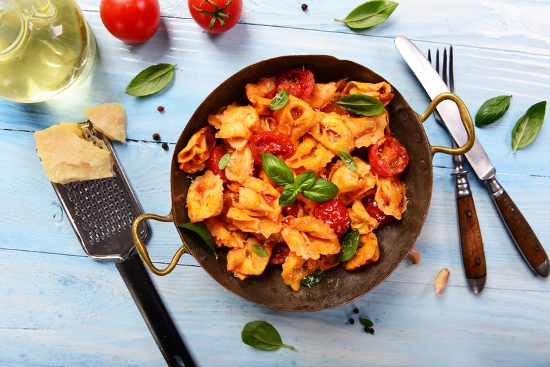 Retete cu roșii - tortellini