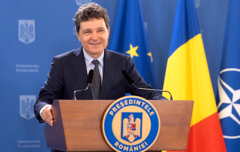 Nicușor Dan și-a întrerupt concediul de pe litoral ca să vină la Reuniunea Diplomației și la ședința coaliției, spune Sorin Grindeanu