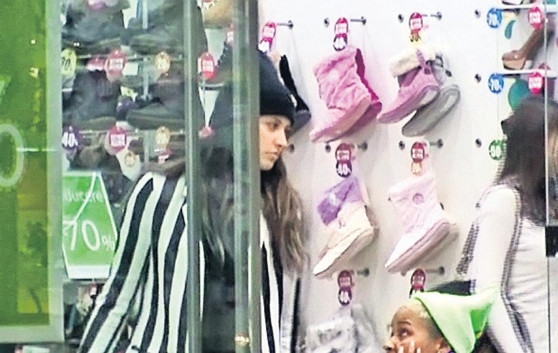 Antonia şi-a scos prietena din SUA în mall! Uite cum au fost surprinse cele două, de către fotoreporteri | FOTO&VIDEO