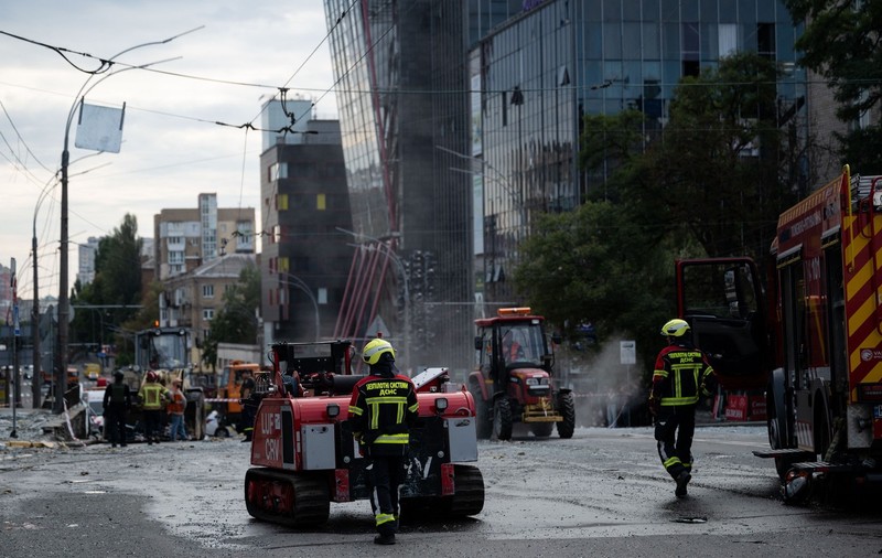 Clădire de birouri din Kiev lovită de ruși Sursa foto: Profimedia