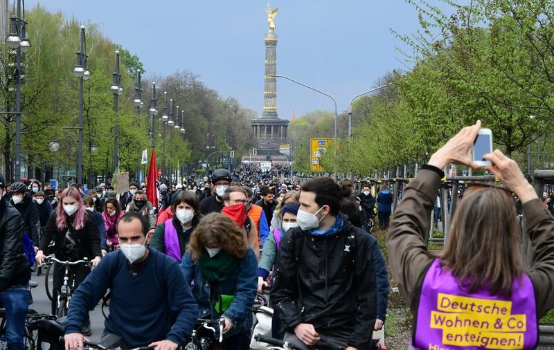 Steagul Rusiei și cel al Ucrainei, interzise la Berlin, de Ziua Victoriei. „Este o palmă dată Ucrainei”