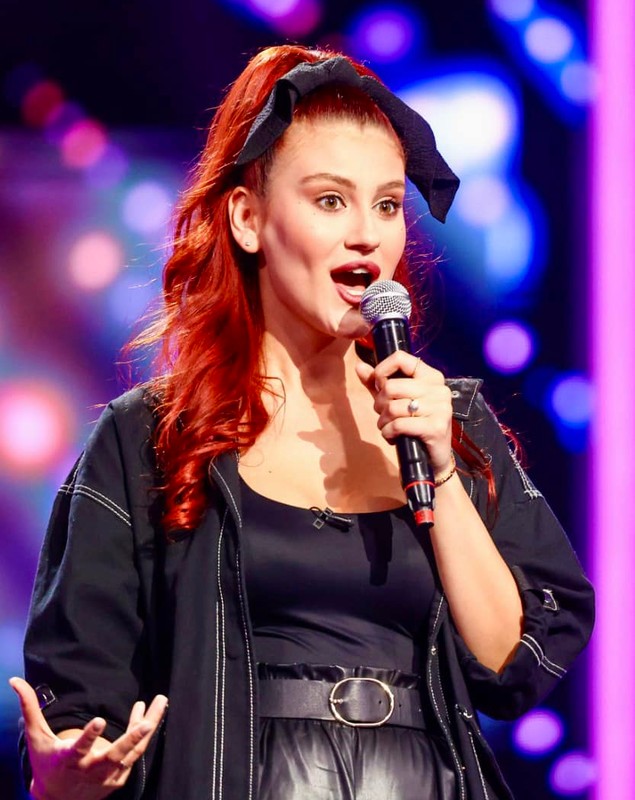 Ce se întâmplă în culisele de la „Vocea României”. Laila Hafiz, fostă concurentă, arată ce nu se vede la TV