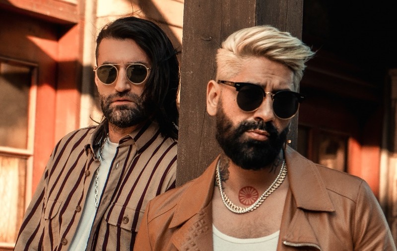 Smiley și Connect-R se ceartă pe aceeași femeie în noua lor piesă. „E ca un film căruia abia aștepți să-i vezi finalul”