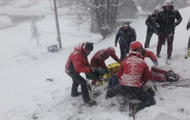 O tânără din Germania s-a răsturnat cu ATV-ul într-o râpă din Apuseni