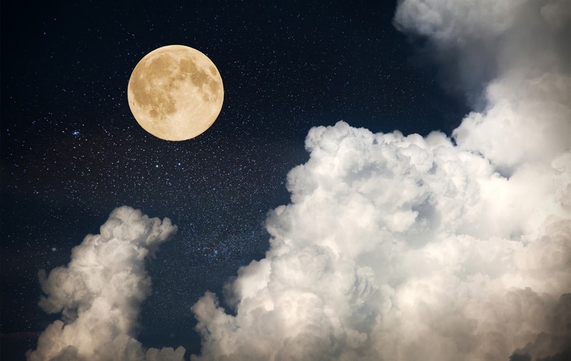Luna roz, un fenomen astronomic așteptat de pasionați. Ce mesaj are pentru zodii luna plină din aprilie