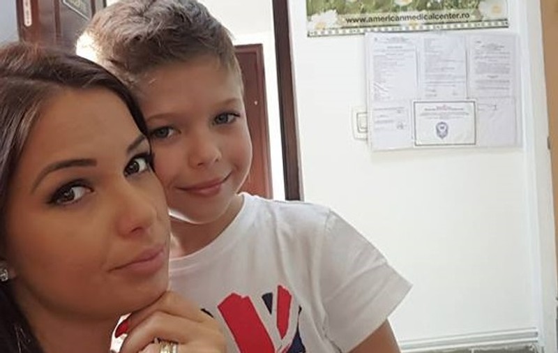 Fiul lui Dinu Maxer și-a pus mama într-o situație delicată. “A spus că sunt grasă”