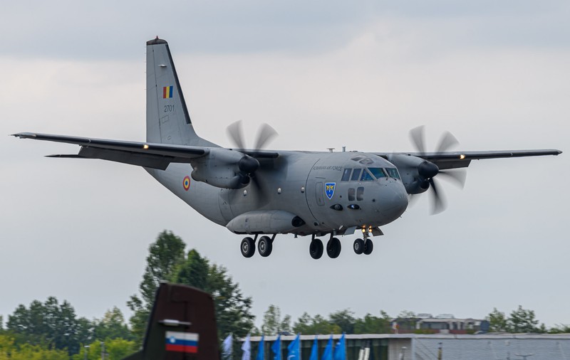 5 pacienți ucraineni, transportați din Polonia în Irlanda cu o aeronavă Spartan a Forţelor Aeriene Române