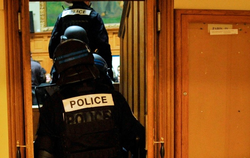 Bandă de hoţi români, dezmembrată în Franţa şi România
