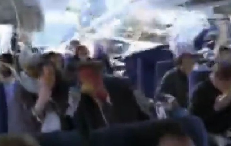 CE SE ÎNTÂMPLĂ în interior când SE PRĂBUŞEŞTE un avion? IMAGINILE care REPRODUC O ASTFEL DE CATASTROFĂ! VIDEO ŞOCANT