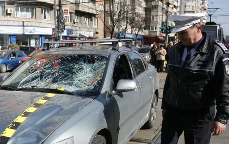 Şofer beat oprit de poliţie cu focuri de armă