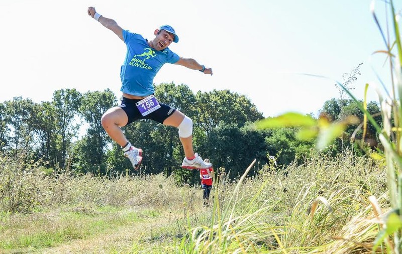 900 de alergători s-au bucurat de mișcare în natură, la RUNFEST - FOX TRAIL Half Marathon / GALERIE FOTO
