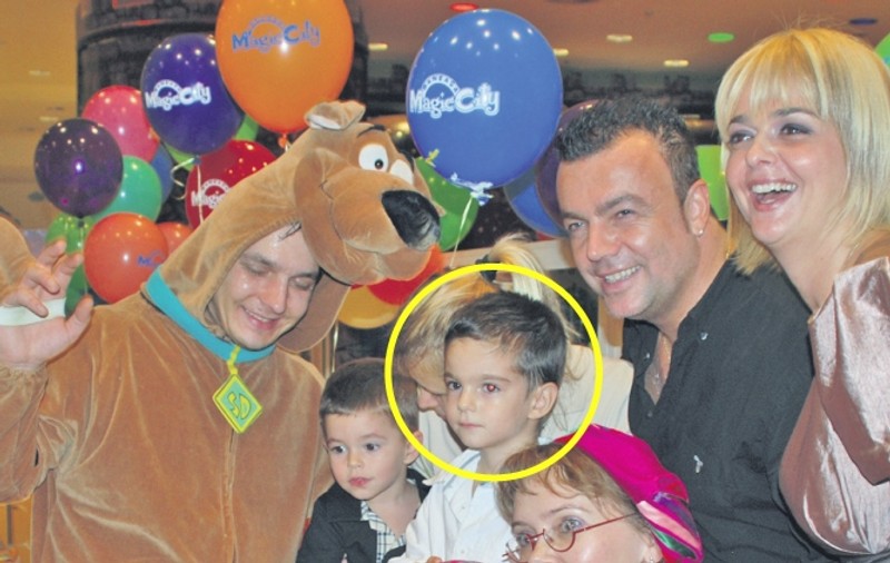 Vrea ca părinţii lui să se împace