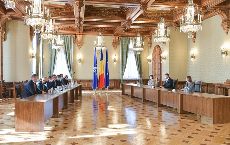 Iohannis, către delegațiile PNL, PSD, UDMR, la consultările de la Cotroceni: „E bine că am ajuns în faza asta”