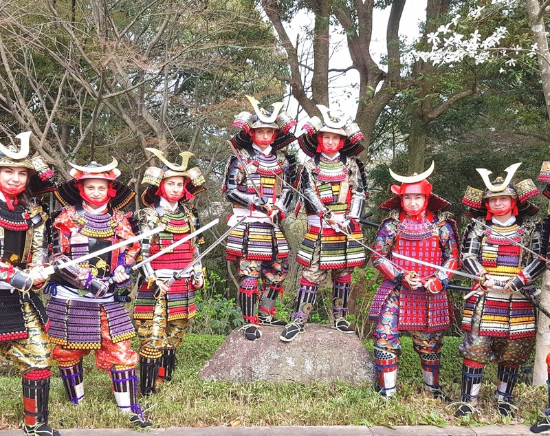 Luptătoarele din România s-au costumat în samurai la Cupa Mondială din Japonia | GALERIE FOTO