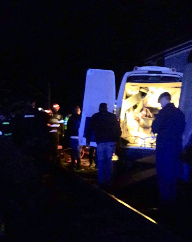 UPDATE/ Accident soldat cu patru morți, în Buzău! Un microbuz a fost lovit de tren