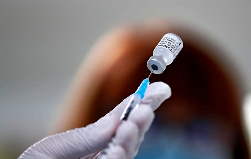 Directorul Pfizer: Vaccinarea anuală anti-COVID este un scenariu mai bun decât doze booster frecvente