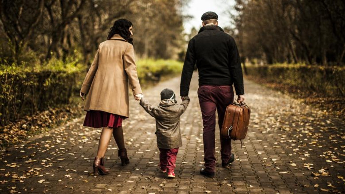O familie de români din Madrid riscă să piardă custodia copilului lor din pricina unei plimbări în parc! Ce s-a întâmplat acolo