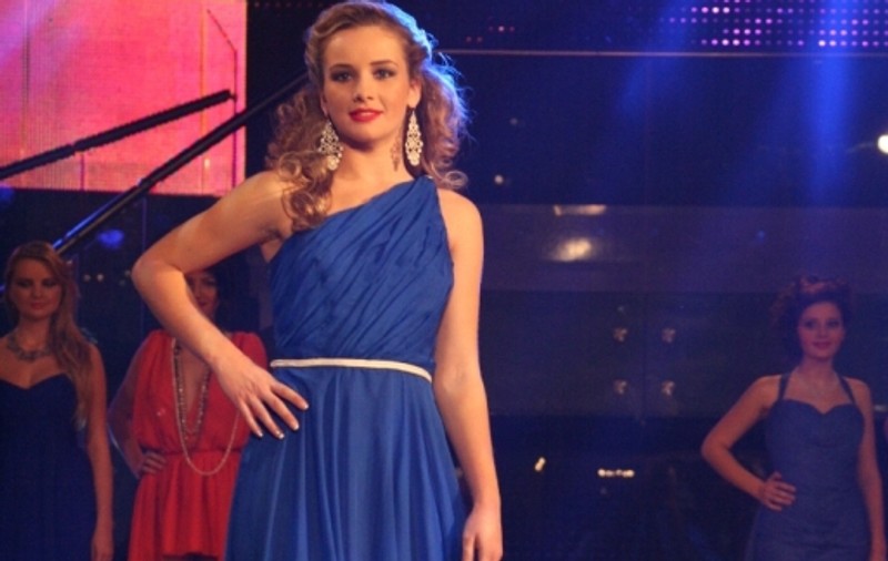 Cristina, aleasa lui Cornel Păsat, este noua ”Miss fată de la țară” 