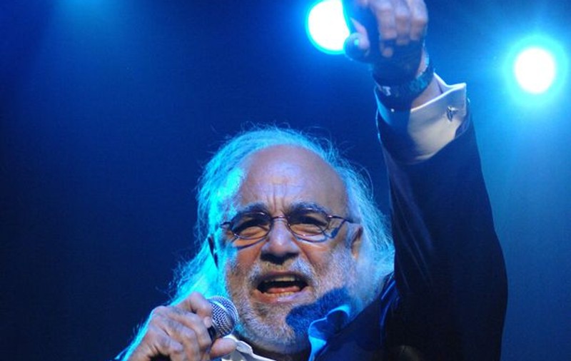 Demis Roussos va sta în acelaşi apartament în care a stat şi Madonna!