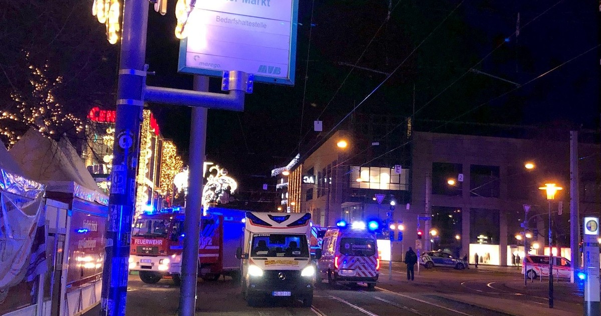 O mașină a intrat în mulțime la târgul de Crăciun din Magdeburg