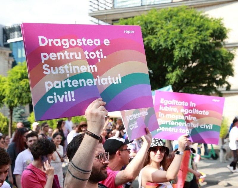 Bucharest Pride 2025. Număr record de participanți la ediția care marchează 20 de ani de la primul marș LGBTQIA+ din România