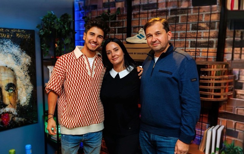 Regretul lui Sebastian Dobrincu. Ce spune despre părinții lui. „Îmi trece repede, că-mi aduc aminte că a fost o decizie conștientă”