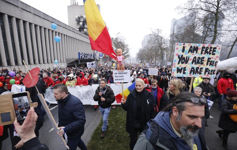 Belgia ia în considerare vaccinarea obligatorie: După ce a numit măsura „lene politică”, premierul s-a răzgândit