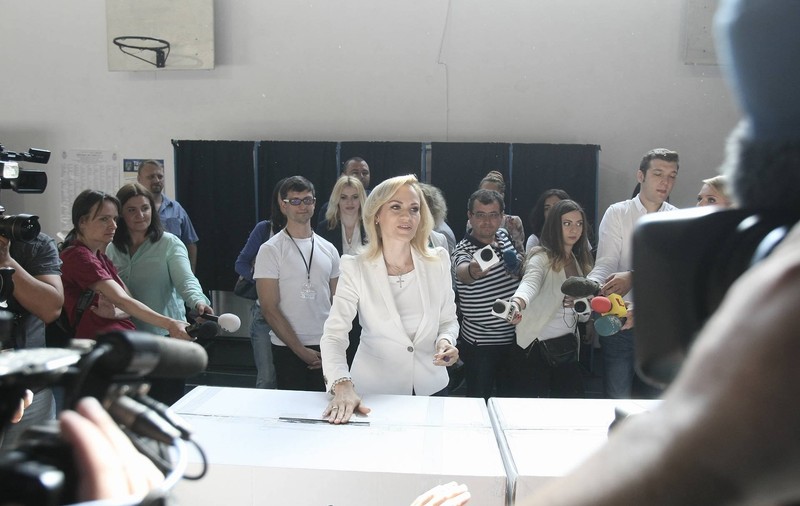 Gabriela Firea, candidatul PSD la Primăria Capitalei, a votat la Colegiul ”Tudor Vianu”. Ce a declarat / VIDEO