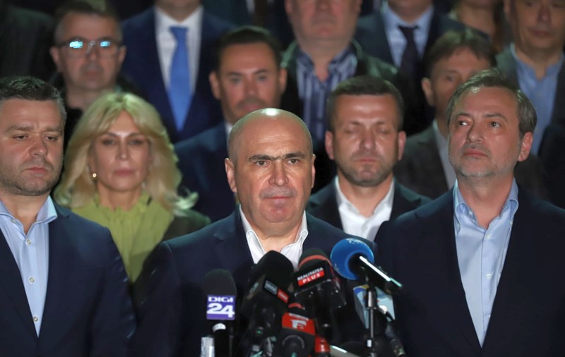 30 de guverne în 35 de ani: cât ne costă, de fapt, nota de plată a instabilității politice din România