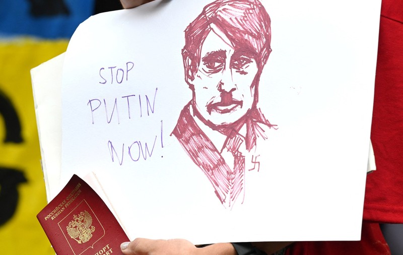 Interzicerea vizelor pentru ruși va încetini emigrarea. Dar dacă îi convine lui Putin?