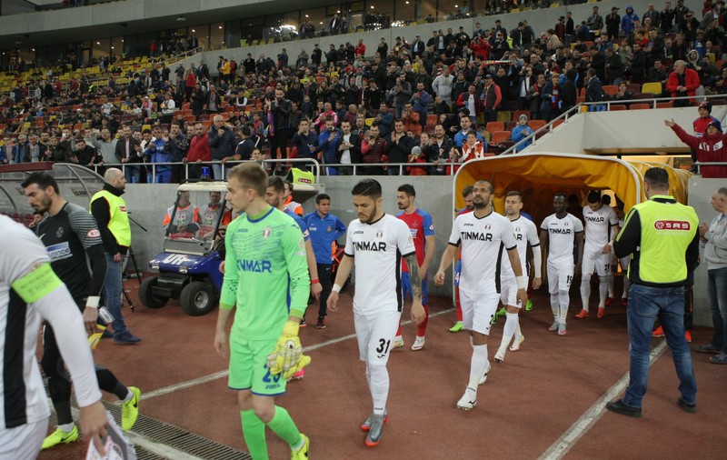 Astra Giurgiu e prima echipă care s-a reunit. Dacă pică negocierile cu Karabukspor, Edi Iordănescu semnează azi cu fosta campioană