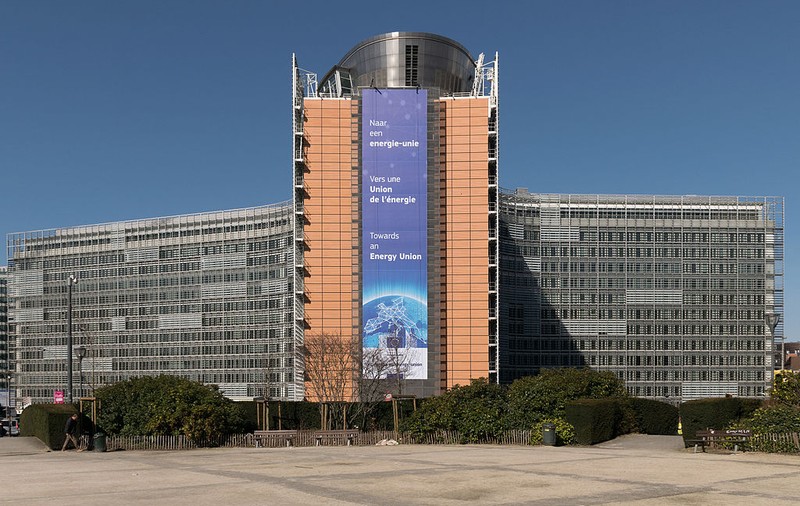 Eurobarometru. Românii, printre cei mai pro-UE dintre europeni