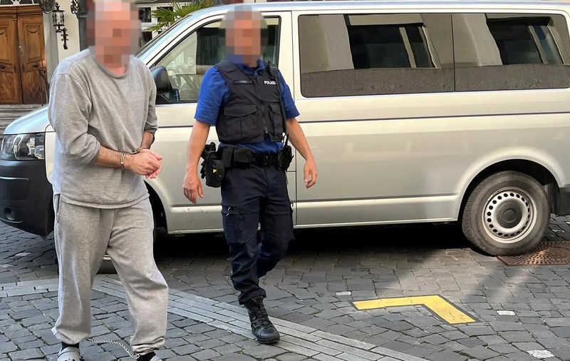 Un român a bătut atât de rău doi polițiști elvețieni, încât unul și-a dat demisia, traumatizat: „Auzeam cum trosneau oasele”