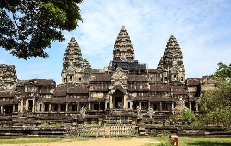 Trei oameni au fost uciși de un fulger care a lovit un templu inclus în Patrimoniul Mondial UNESCO, din Cambodgia