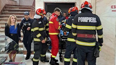 Primul salvator care a ajuns la liftul căzut cu 7 oameni în Ministerul Transporturilor povestește ce a văzut: „Nu țipa nimeni, i-am scos în 6 minute”