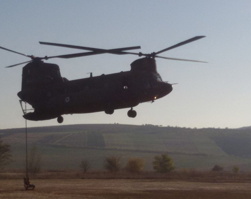 GALERIE FOTO | Exerciţiu militar spectaculos la Târgu Mureş. Elita forțelor speciale, antrenamente la limită