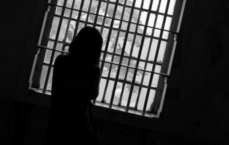 Doi fii își iartă mama aflată la închisoare, după ce aceasta a încercat să-i omoare pentru că s-a simțit „copleșită” de grijile familiei