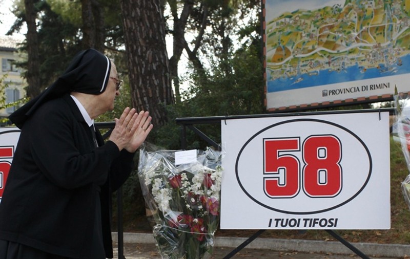 Marco Simoncelli este al 36-lea motociclist decedat pe circuit!